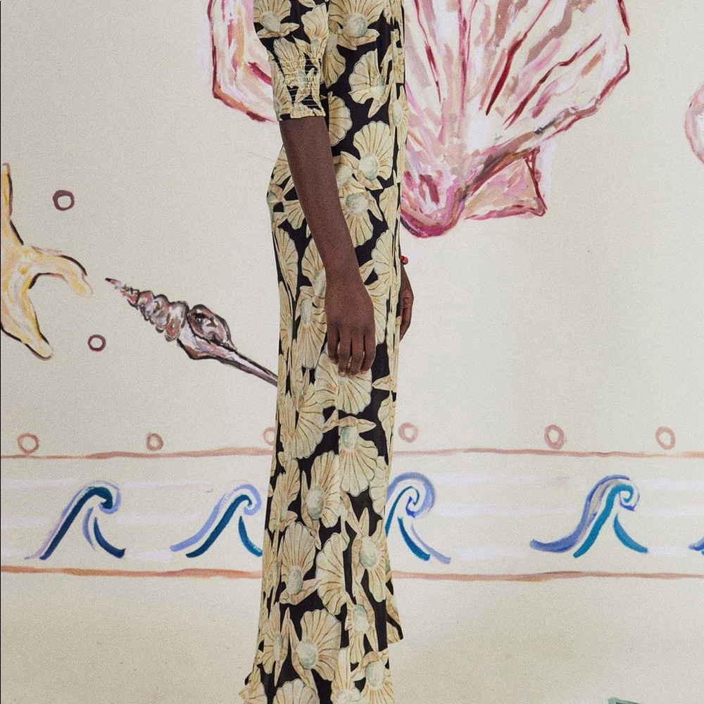 RIXO Black and Cream Leaf Print Midi Dress - Picture 3 of 7